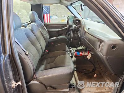 Zdjęcie 10 z 12 samochodu: 2005 CHEVROLET SILVERADO K1500 VIN:1GCEK14T35E184659 - miniatura