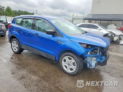 Czwarte zdjęcie samochodu z boku: 2019 FORD ESCAPE S VIN:1FMCU0F72KUB93460 - miniatura