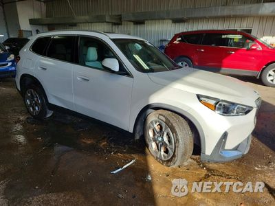 Czwarte zdjęcie samochodu z boku: 2023 BMW X1 XDRIVE28I VIN:WBX73EF06P5X84016 - miniatura