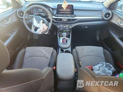 Zdjęcie 8 z 12 samochodu: 2024 KIA FORTE LXS VIN:3KPF24AD0RE835937 - miniatura