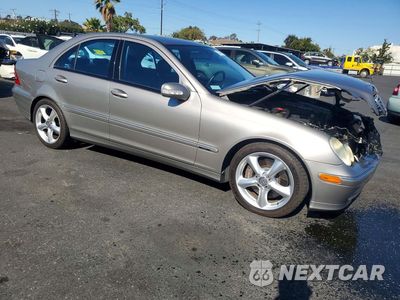 Czwarte zdjęcie samochodu z boku: 2004 MERCEDES-BENZ C 230K SPORT SEDAN VIN:WDBRF40J34F512584 - miniatura