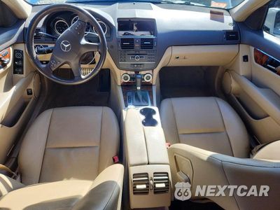 Zdjęcie 8 z 12 samochodu: 2011 MERCEDES-BENZ C 300 VIN:WDDGF5EB6BF634584 - miniatura