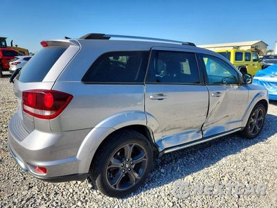 Trzecie zdjęcie samochodu z tyłu: 2020 DODGE JOURNEY CROSSROAD VIN:3C4PDCGB3LT194283 - miniatura