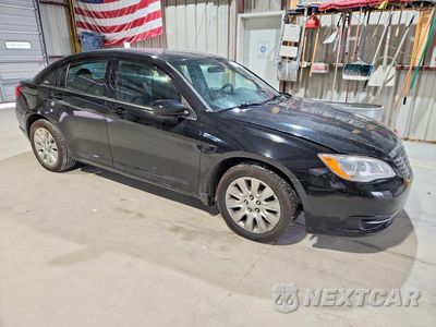 Czwarte zdjęcie samochodu z boku: 2014 CHRYSLER 200 LX VIN:1C3CCBABXEN230952 - miniatura