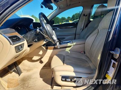 Zdjęcie 7 z 13 samochodu: 2016 BMW 740 I VIN:WBA7E2C52GG546638 - miniatura