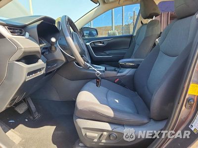 Zdjęcie 7 z 14 samochodu: 2020 TOYOTA RAV4 XLE VIN:2T3W1RFV1LW076888 - miniatura