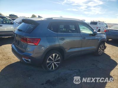 Trzecie zdjęcie samochodu z tyłu: 2022 VOLKSWAGEN TAOS SE VIN:3VVTX7B29NM043449 - miniatura