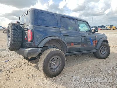 Trzecie zdjęcie samochodu z tyłu: 2024 FORD BRONCO BADLANDS VIN:1FMEE9BP4RLB14032 - miniatura
