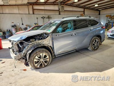 2022 TOYOTA HIGHLANDER HYBRID XLE 5TDGBRCH8NS081946 - główne zdjęcie licytacji z USA - miniatura