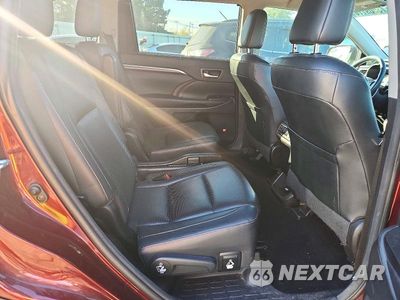 Zdjęcie 11 z 13 samochodu: 2016 TOYOTA HIGHLANDER LIMITED PLATINUM VIN:5TDDKRFH8GS342817 - miniatura