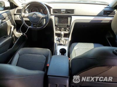 Zdjęcie 8 z 12 samochodu: 2019 VOLKSWAGEN PASSAT WOLFSBURG VIN:1VWLA7A37KC005707 - miniatura