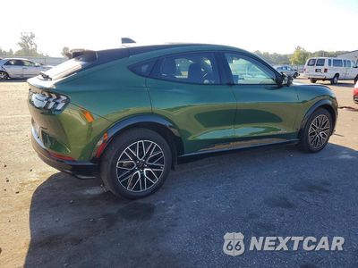 Trzecie zdjęcie samochodu z tyłu: 2024 FORD MUSTANG MACH-E PREMIUM VIN:3FMTK3R41RMA06751 - miniatura