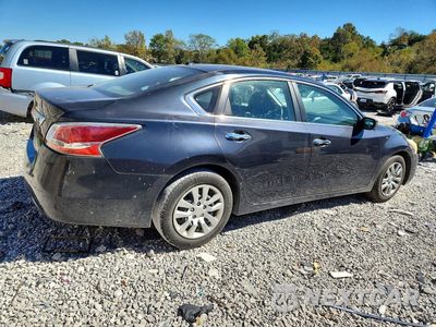 Trzecie zdjęcie samochodu z tyłu: 2015 NISSAN ALTIMA 2.5 S VIN:1N4AL3AP1FN330059 - miniatura
