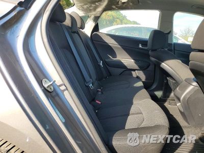 Zdjęcie 10 z 12 samochodu: 2018 KIA OPTIMA LX VIN:5XXGT4L3XJG270744 - miniatura