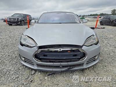Piąte zdjęcie samochodu w środku: 2013 TESLA MODEL S P85 VIN:5YJSA1DP7DFP16565 - miniatura