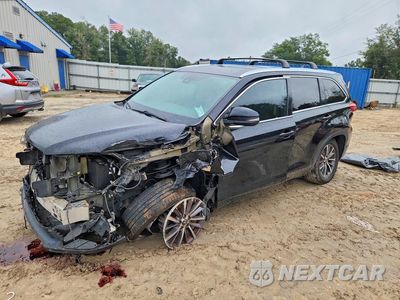 2018 TOYOTA HIGHLANDER XLE 5TDKZRFH2JS534082 - główne zdjęcie licytacji z USA - miniatura