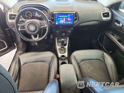 Zdjęcie 8 z 14 samochodu: 2019 JEEP COMPASS LATITUDE VIN:3C4NJDBB1KT839346 - miniatura