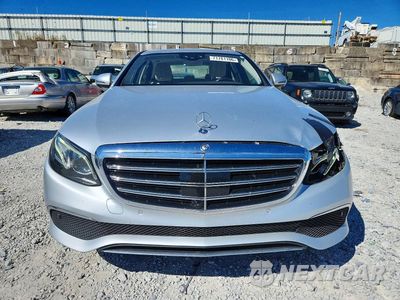 Piąte zdjęcie samochodu w środku: 2017 MERCEDES-BENZ E 300 4MATIC VIN:WDDZF4KB1HA198305 - miniatura