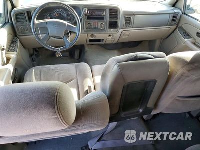 Zdjęcie 8 z 12 samochodu: 2004 CHEVROLET TAHOE C1500 VIN:1GNEC13V14R121798 - miniatura