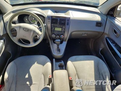 Zdjęcie 8 z 12 samochodu: 2009 HYUNDAI TUCSON GLS VIN:KM8JM12B09U951944 - miniatura