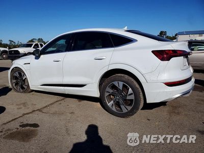 Drugie zdjęcie samochodu z przodu: 2022 AUDI E-TRON SPORTBACK PREMIUM VIN:WA11AAGE4NB030049 - miniatura