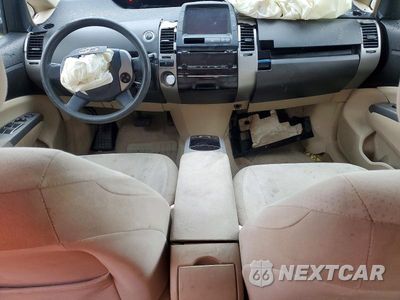 Zdjęcie 8 z 13 samochodu: 2005 TOYOTA PRIUS BASE VIN:JTDKB20U553061397 - miniatura
