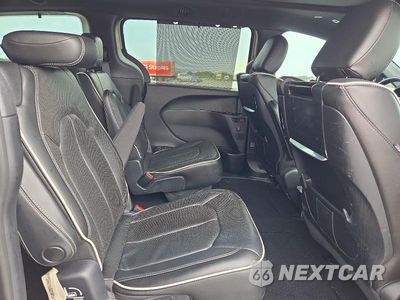Zdjęcie 11 z 13 samochodu: 2019 CHRYSLER PACIFICA LIMITED VIN:2C4RC1GG6KR715560 - miniatura