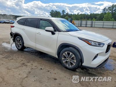 Czwarte zdjęcie samochodu z boku: 2020 TOYOTA HIGHLANDER XLE VIN:5TDHZRAH3LS023095 - miniatura