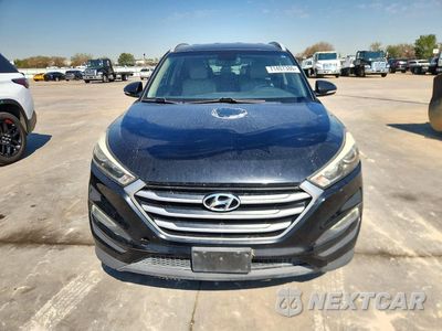 Piąte zdjęcie samochodu w środku: 2017 HYUNDAI TUCSON SE PLUS VIN:KM8J33A45HU501738 - miniatura