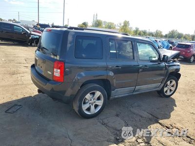 Trzecie zdjęcie samochodu z tyłu: 2011 JEEP PATRIOT SPORT VIN:1J4NT1GA8BD112763 - miniatura