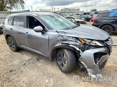 Czwarte zdjęcie samochodu z boku: 2026 NISSAN ROGUE SV VIN:5N1BT3BA2TC768424 - miniatura