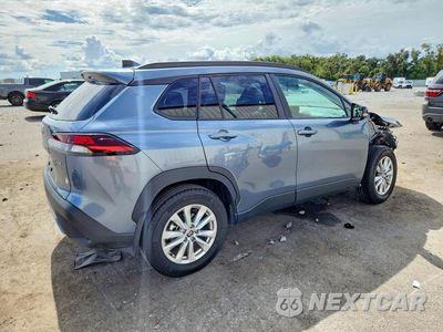 Trzecie zdjęcie samochodu z tyłu: 2026 TOYOTA COROLLA CROSS LE VIN:7MUCAAAG2TV206844 - miniatura