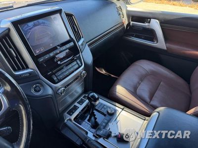 Zdjęcie 9 z 13 samochodu: 2017 TOYOTA LAND CRUISER BASE VIN:JTMCY7AJ9H4058800 - miniatura