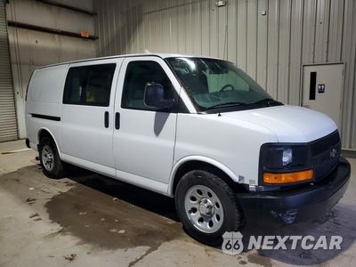 Czwarte zdjęcie samochodu z boku: 2014 CHEVROLET EXPRESS G1500 VIN:1GCSGAFX4E1156252 - miniatura