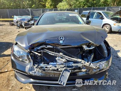 Piąte zdjęcie samochodu w środku: 2018 MERCEDES-BENZ E 300 4MAT VIN:WDDZF4KB1JA458272 - miniatura