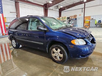 Czwarte zdjęcie samochodu z boku: 2005 DODGE CARAVAN SXT VIN:1D4GP45R35B365165 - miniatura