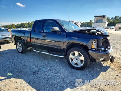 Czwarte zdjęcie samochodu z boku: 2011 CHEVROLET SILVERADO K1500 LT VIN:1GCRKSE31BZ193659 - miniatura