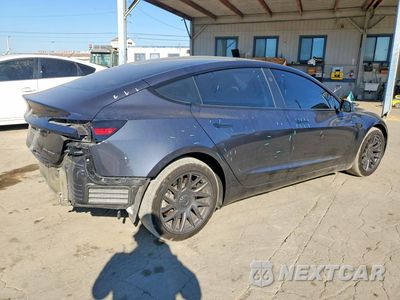 Trzecie zdjęcie samochodu z tyłu: 2024 TESLA MODEL 3 VIN:5YJ3E1EB4RF792652 - miniatura