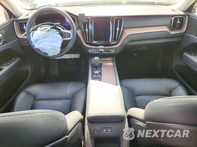 Zdjęcie 8 z 13 samochodu: 2022 VOLVO XC60 B5 MOMENTUM VIN:YV4L12RK6N1987230 - miniatura