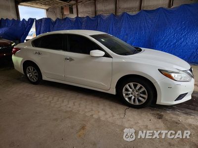 Czwarte zdjęcie samochodu z boku: 2016 NISSAN ALTIMA 2.5 S VIN:1N4AL3AP0GC143814 - miniatura