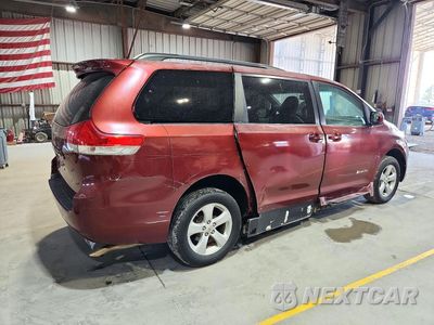 Trzecie zdjęcie samochodu z tyłu: 2011 TOYOTA SIENNA LE VIN:5TDKK3DC1BS127459 - miniatura
