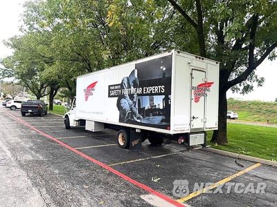 Trzecie zdjęcie samochodu z tyłu: 2005 FREIGHTLINER M2 BOX TRUCK VIN:1FVACWCT55HU28213 - miniatura