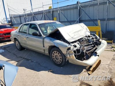 Czwarte zdjęcie samochodu z boku: 2004 FORD CROWN VICTORIA POLICE INTERCEPTOR VIN:2FAHP71W84X114755 - miniatura