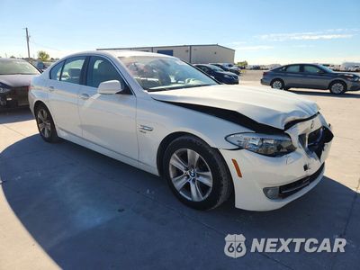 Czwarte zdjęcie samochodu z boku: 2012 BMW 528 XI VIN:WBAXH5C57CDW11522 - miniatura