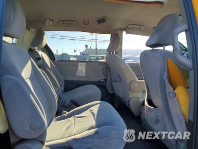 Zdjęcie 11 z 13 samochodu: 2017 TOYOTA SIENNA LE VIN:5TDKZ3DCXHS804240 - miniatura