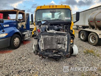 Piąte zdjęcie samochodu w środku: 2024 FREIGHTLINER CASCADIA 126 SEMI TRUCK VIN:3AKJHLDV1RSUY9652 - miniatura