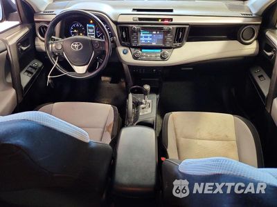 Zdjęcie 8 z 13 samochodu: 2018 TOYOTA RAV4 XLE VIN:JTMRFREV9JJ178371 - miniatura