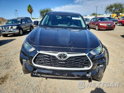 Piąte zdjęcie samochodu w środku: 2022 TOYOTA HIGHLANDER LE VIN:5TDZZRAH6NS133890 - miniatura