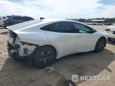Trzecie zdjęcie samochodu z tyłu: 2026 TOYOTA PRIUS LE VIN:JTDACAAUXT3065007 - miniatura