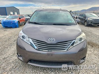 Piąte zdjęcie samochodu w środku: 2011 TOYOTA SIENNA XLE 8-PASSENGER VIN:5TDYK3DC1BS144529 - miniatura